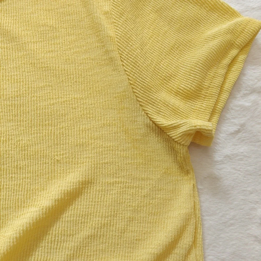Love Culture Size Small Yellow Tie Front Key Hole Rib-knit Crop Top Short Sleeve